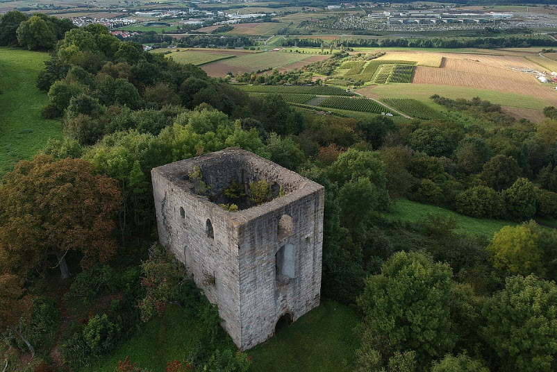 Burgruine Helfenberg, Germany